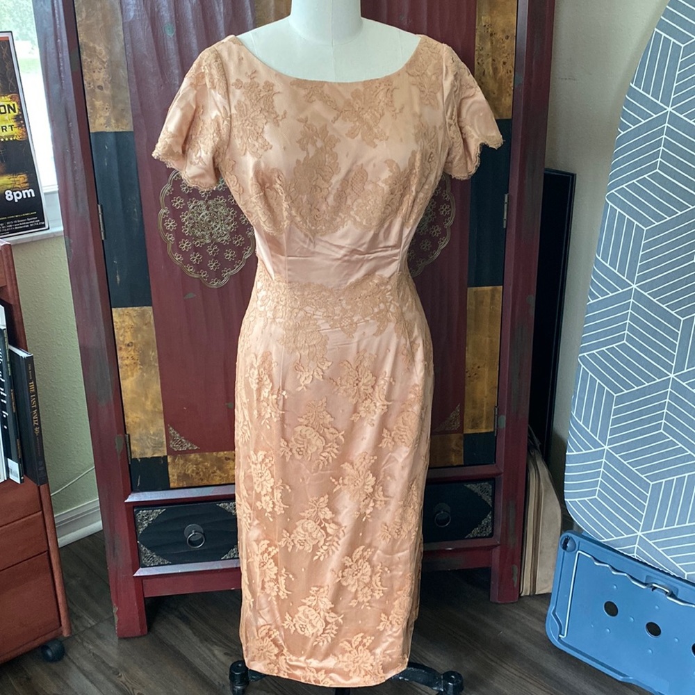 VINTAGE FULL LACE WIGGLE DRESS